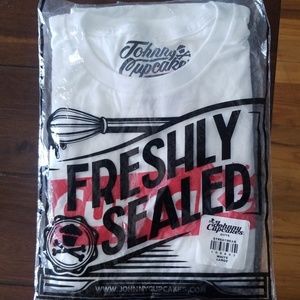 Johnny Cupcakes box logo t-shirt